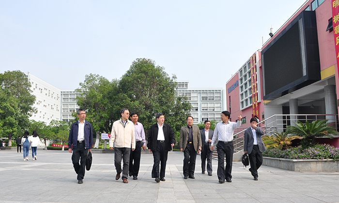 DSC_0444.JPG DSC_0444.JPG