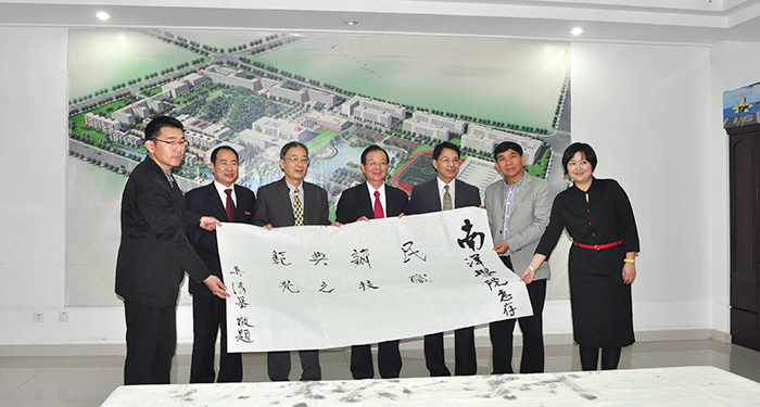 DSC_0412.JPG DSC_0412.JPG